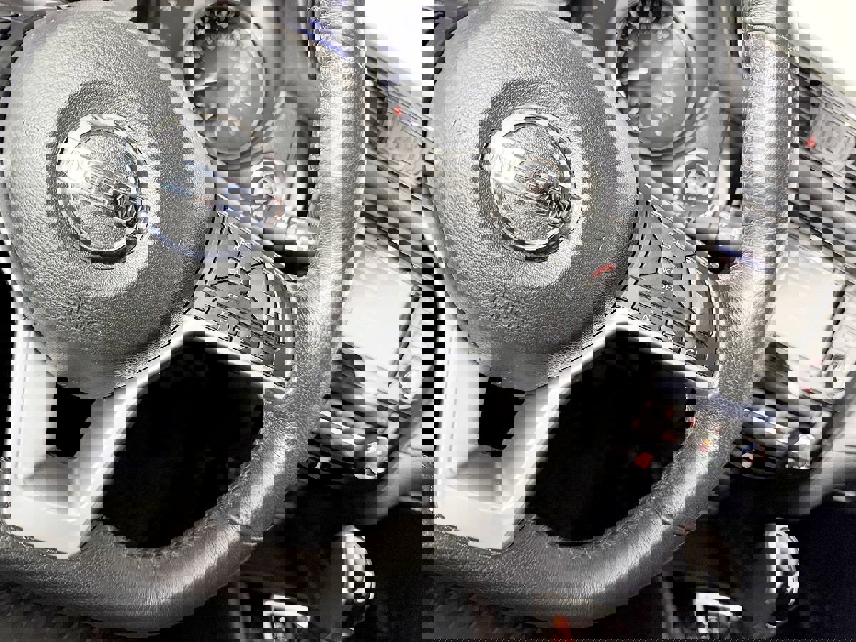 Used 2018 Nissan Rogue SV image 47