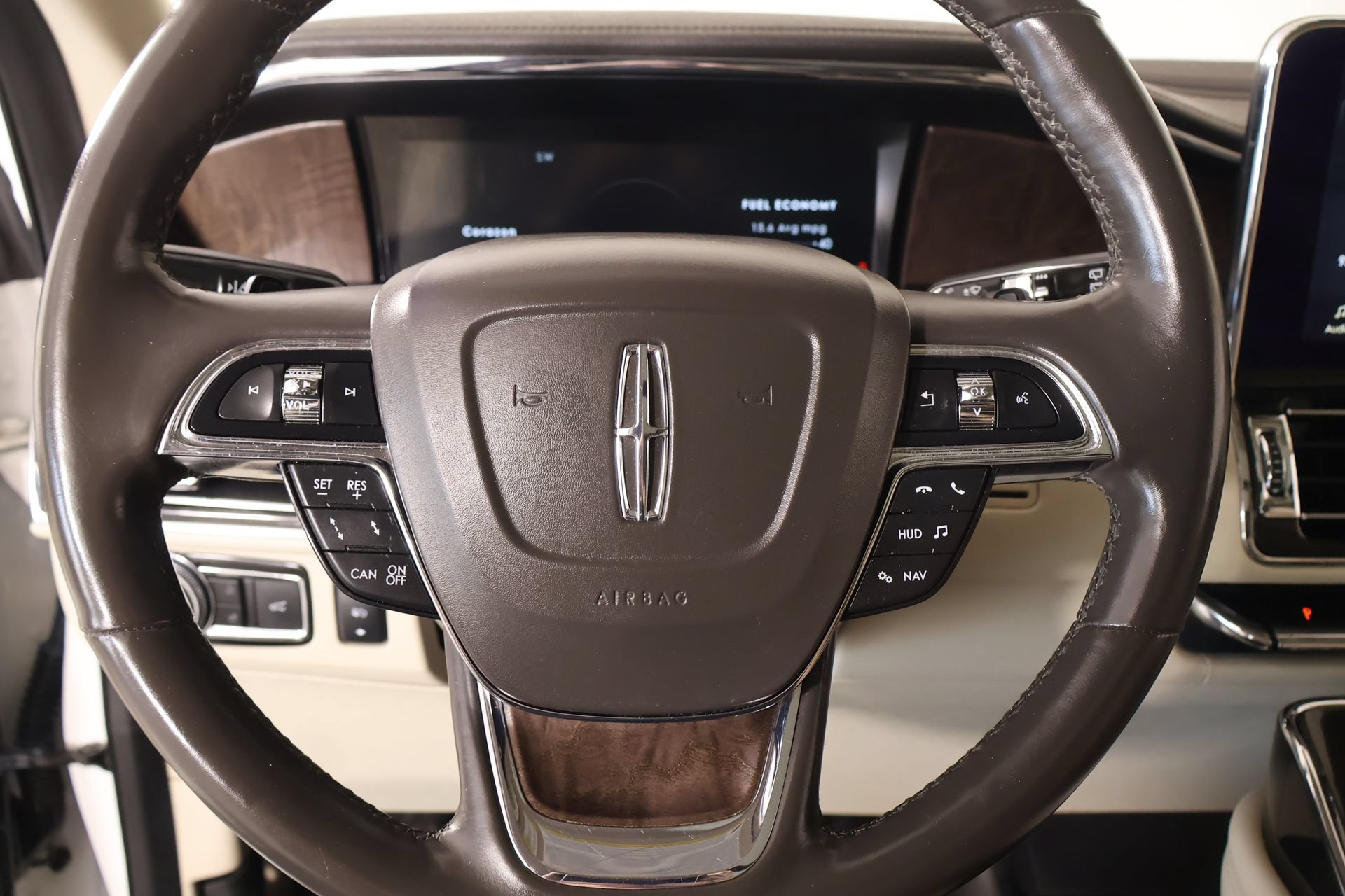 Used 2020 Lincoln Navigator Reserve w/ Luxury Package AWD/4WD image 3