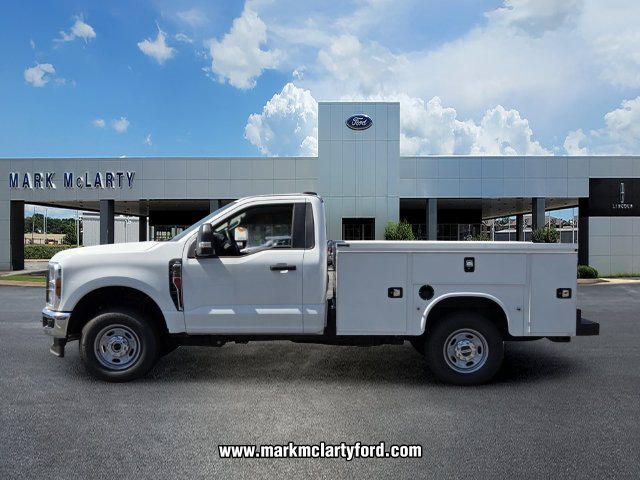 New 2026 Ford F250 XL w/ XL Chrome Package AWD/4WD image 2