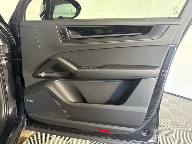 Used 2026 Porsche Cayenne GTS image 19