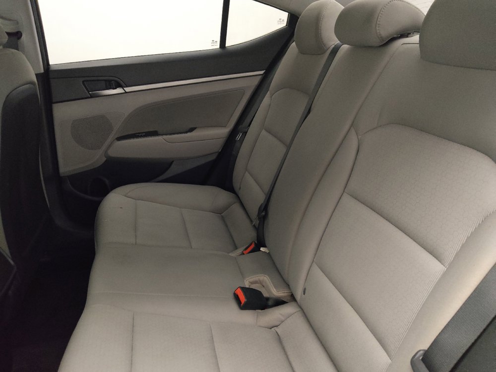 Used 2017 Hyundai Elantra SE FWD image 18