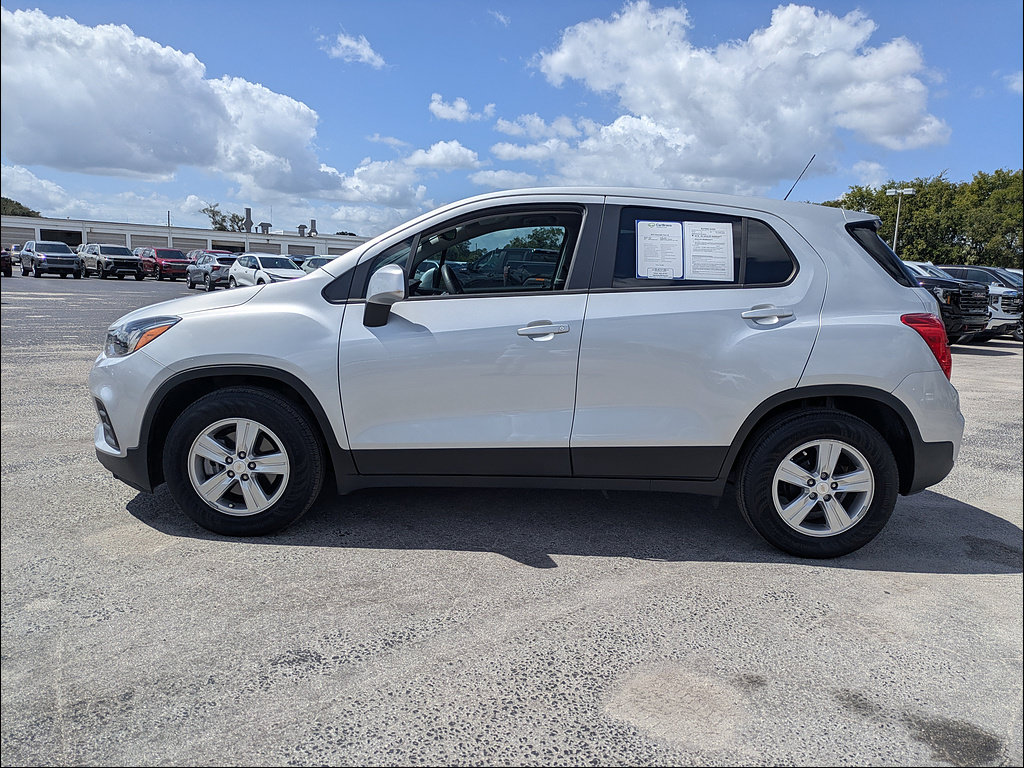 Used 2019 Chevrolet Trax LS w/ Tint and Cruise Package FWD image 5