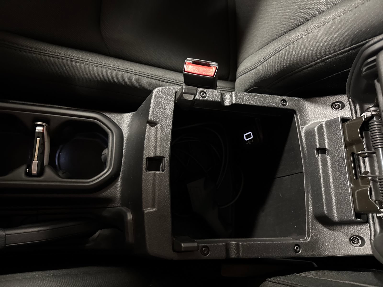 Used 2022 Jeep Wrangler Sport AWD/4WD image 24