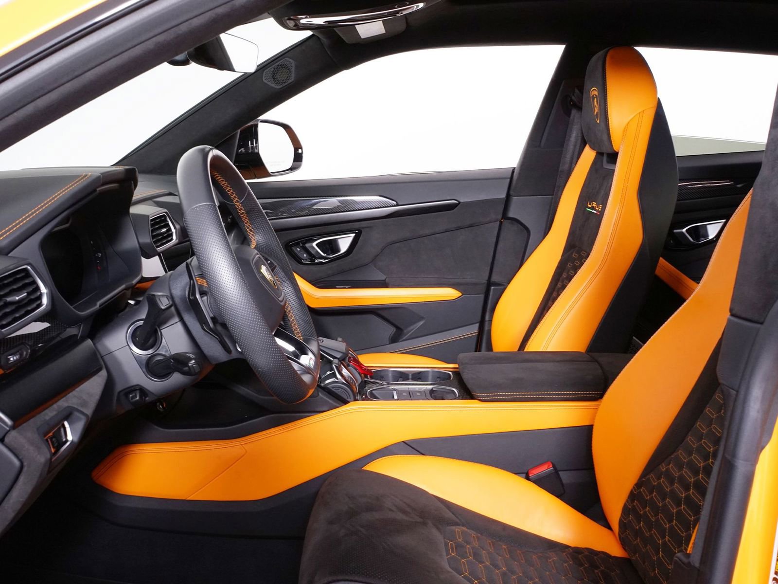 Used 2022 Lamborghini Urus image 4