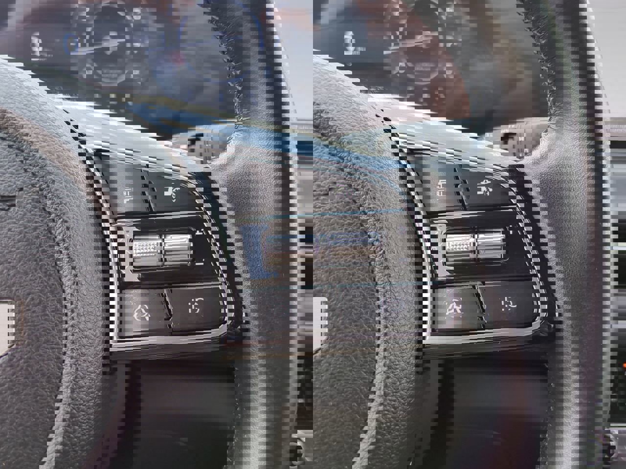 Used 2024 Kia Seltos EX FWD image 26