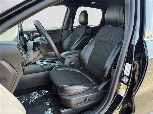 Used 2025 Ford Escape ST-Line FWD image 11