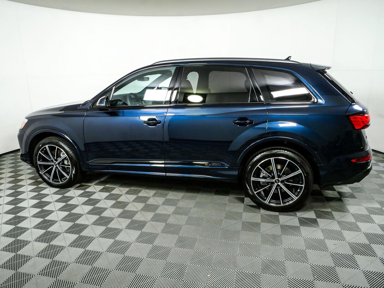 New 2026 Audi Q7 2.0T Premium Plus AWD/4WD image 32