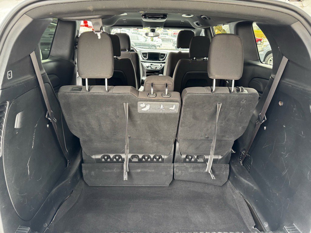 Used 2018 Chrysler Pacifica Touring Plus w/ S Appearance Package image 18