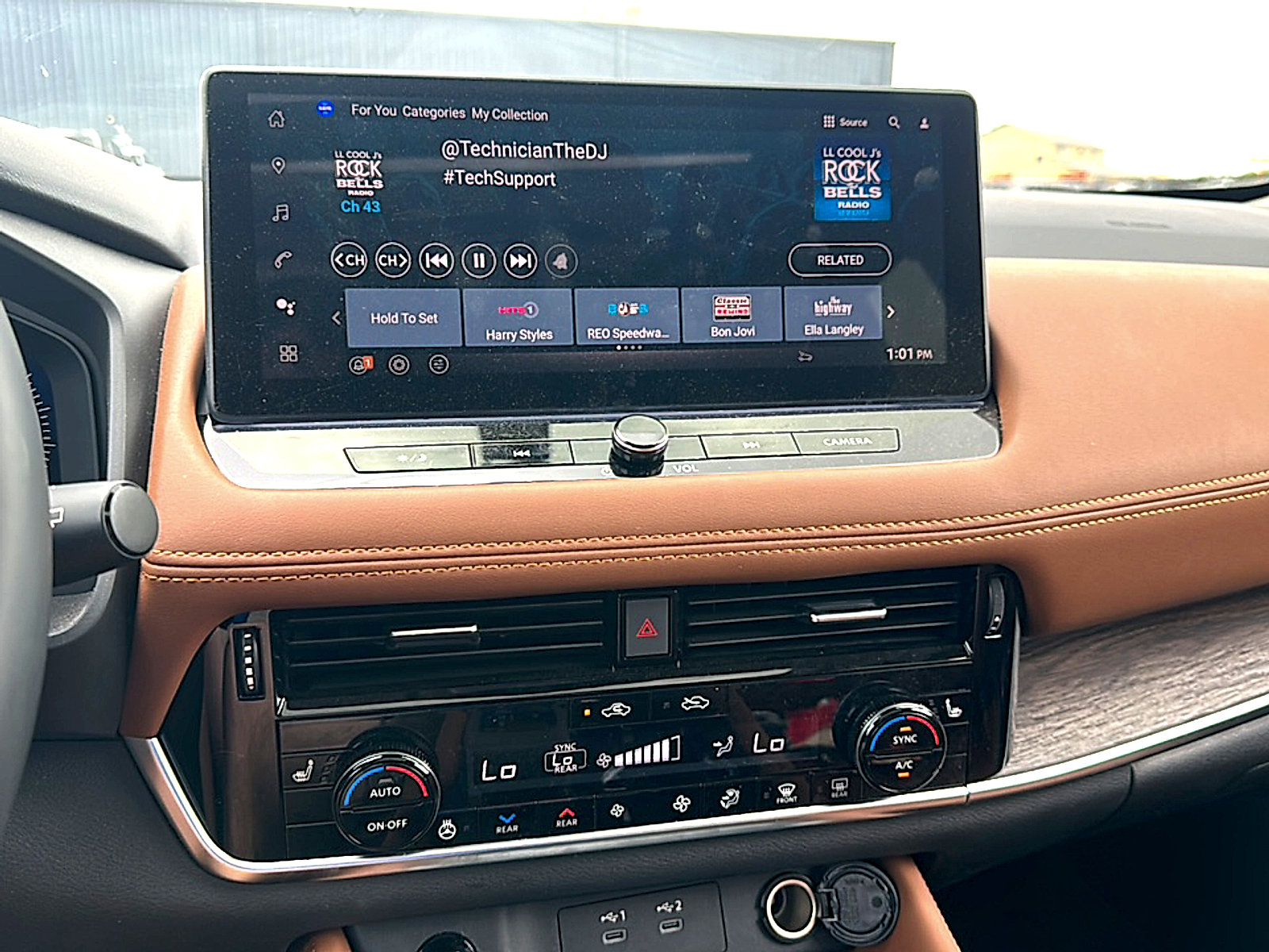 Certified 2025 Nissan Rogue Platinum w/ Tech Package FWD image 31