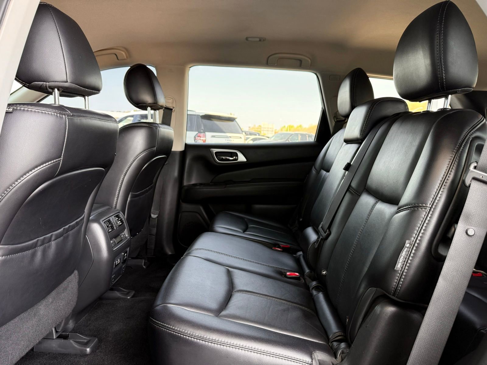 Used 2019 Nissan Pathfinder SL image 22