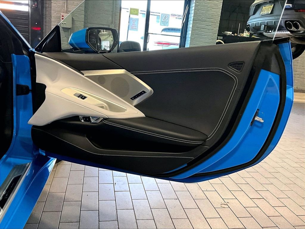 Used 2020 Chevrolet Corvette Stingray Preferred Cpe w/ 2LT Preferred Equipment Group image 27
