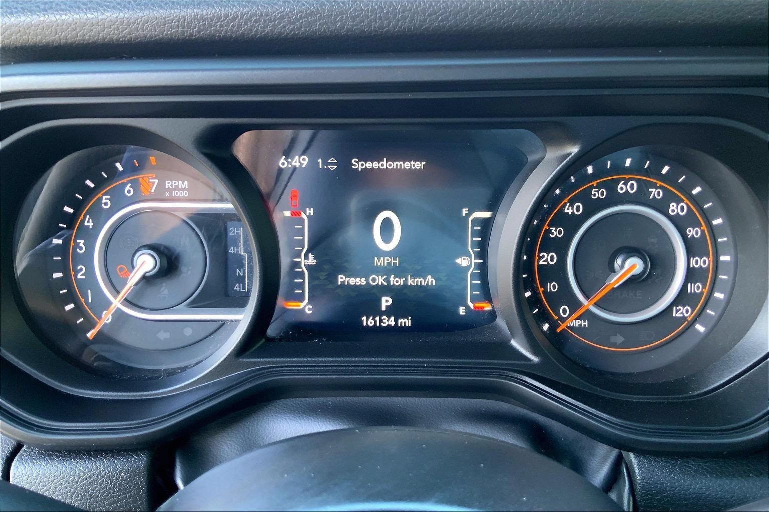 Certified 2025 Jeep Gladiator Sport AWD/4WD image 24