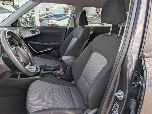 Used 2023 Kia Soul LX w/ LX Technology Package image 25