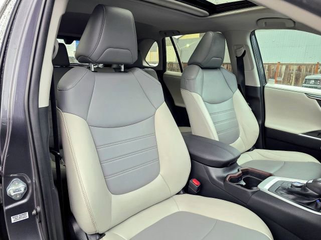 Used 2019 Toyota RAV4 Limited image 26