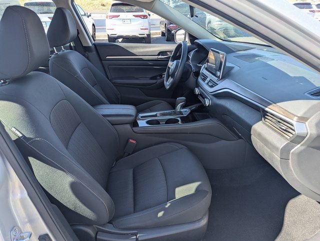 Used 2023 Nissan Altima 2.5 SV FWD image 32