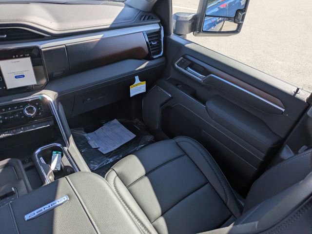New 2026 GMC Sierra 3500 Denali w/ Denali Reserve Package image 16