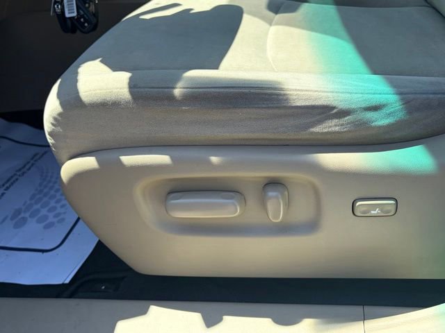 Used 2012 Toyota Highlander 4WD w/ Tech Pkg image 16