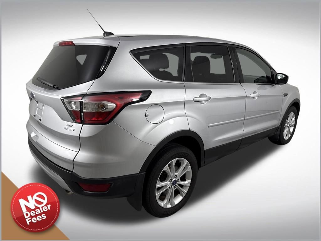 Used 2017 Ford Escape SE image 3