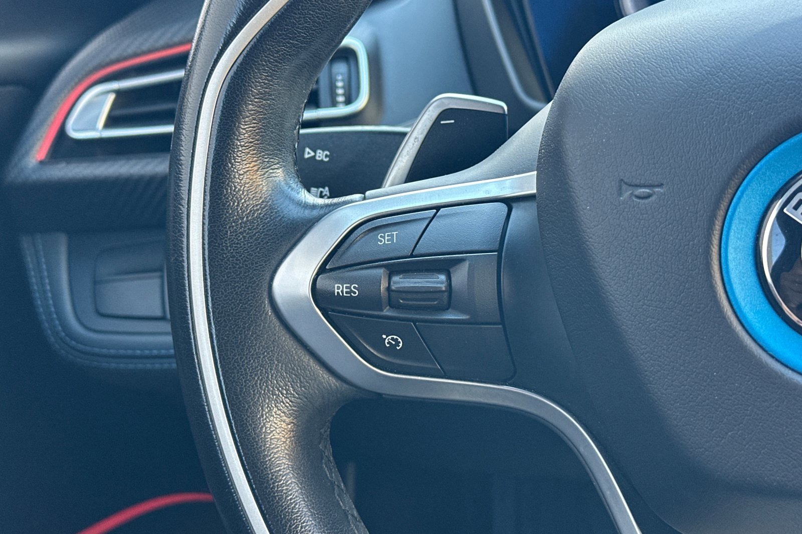 Used 2020 BMW i8 Coupe image 36