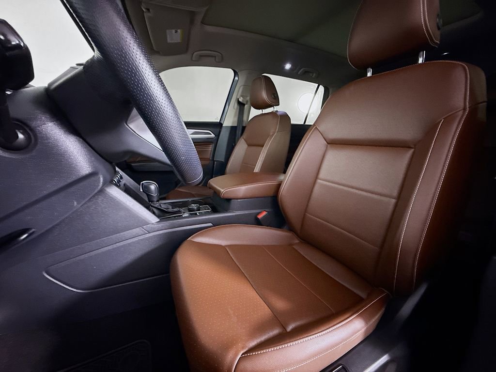 Used 2023 Volkswagen Atlas SEL R-Line image 11