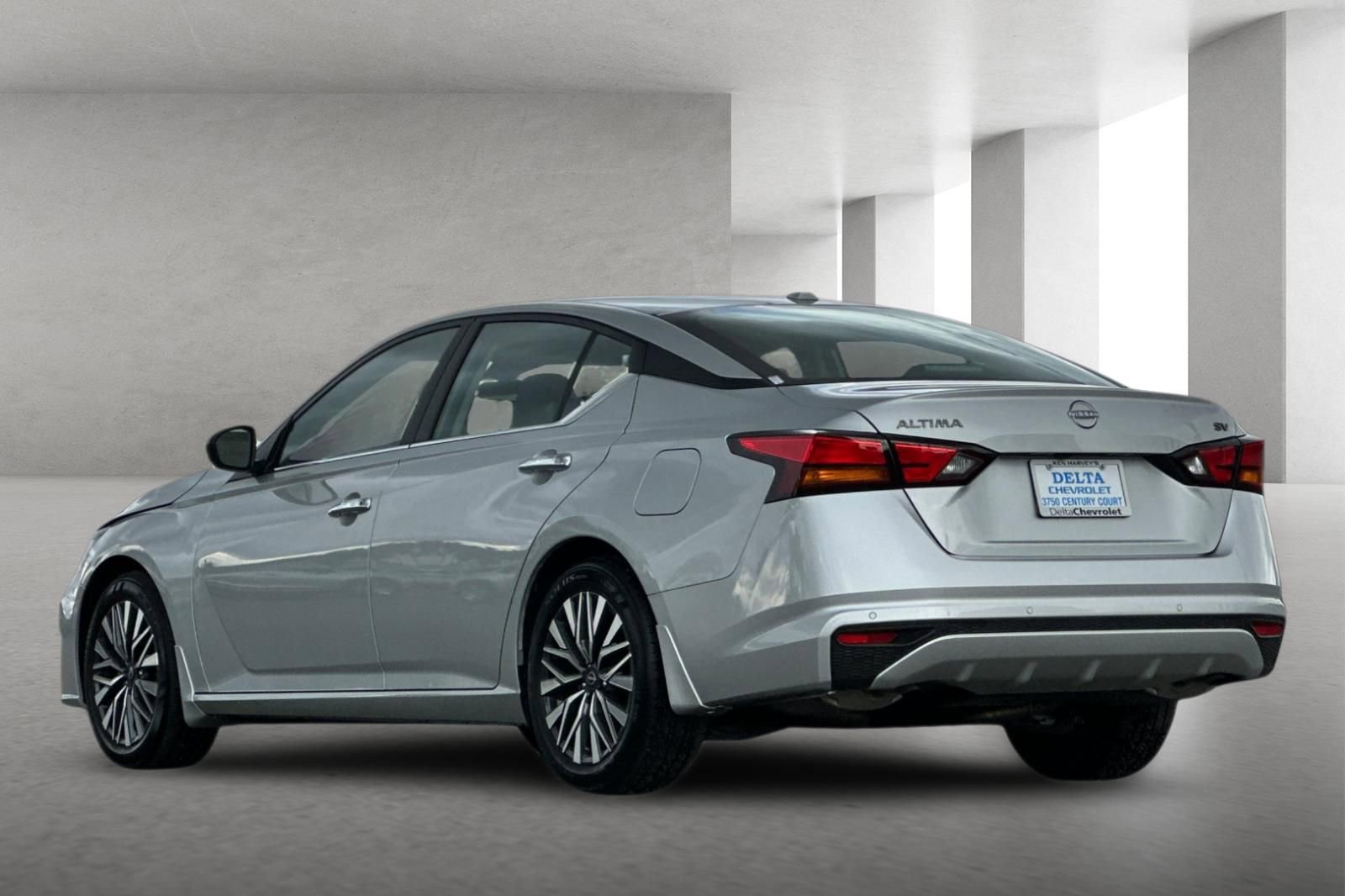 Used 2024 Nissan Altima 2.5 SV image 6