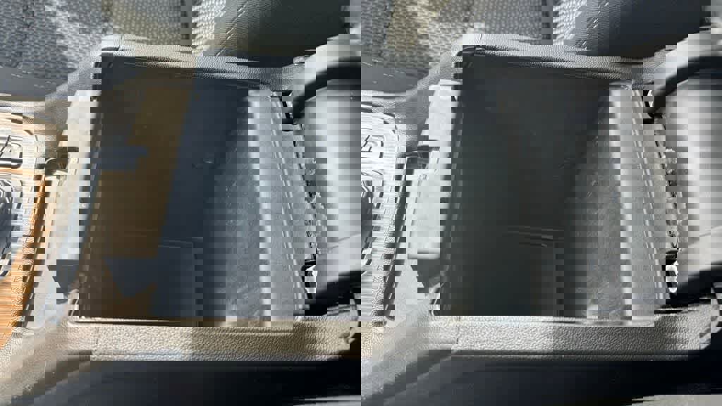 Used 2021 GMC Acadia SLE w/ Driver Convenience Package image 21