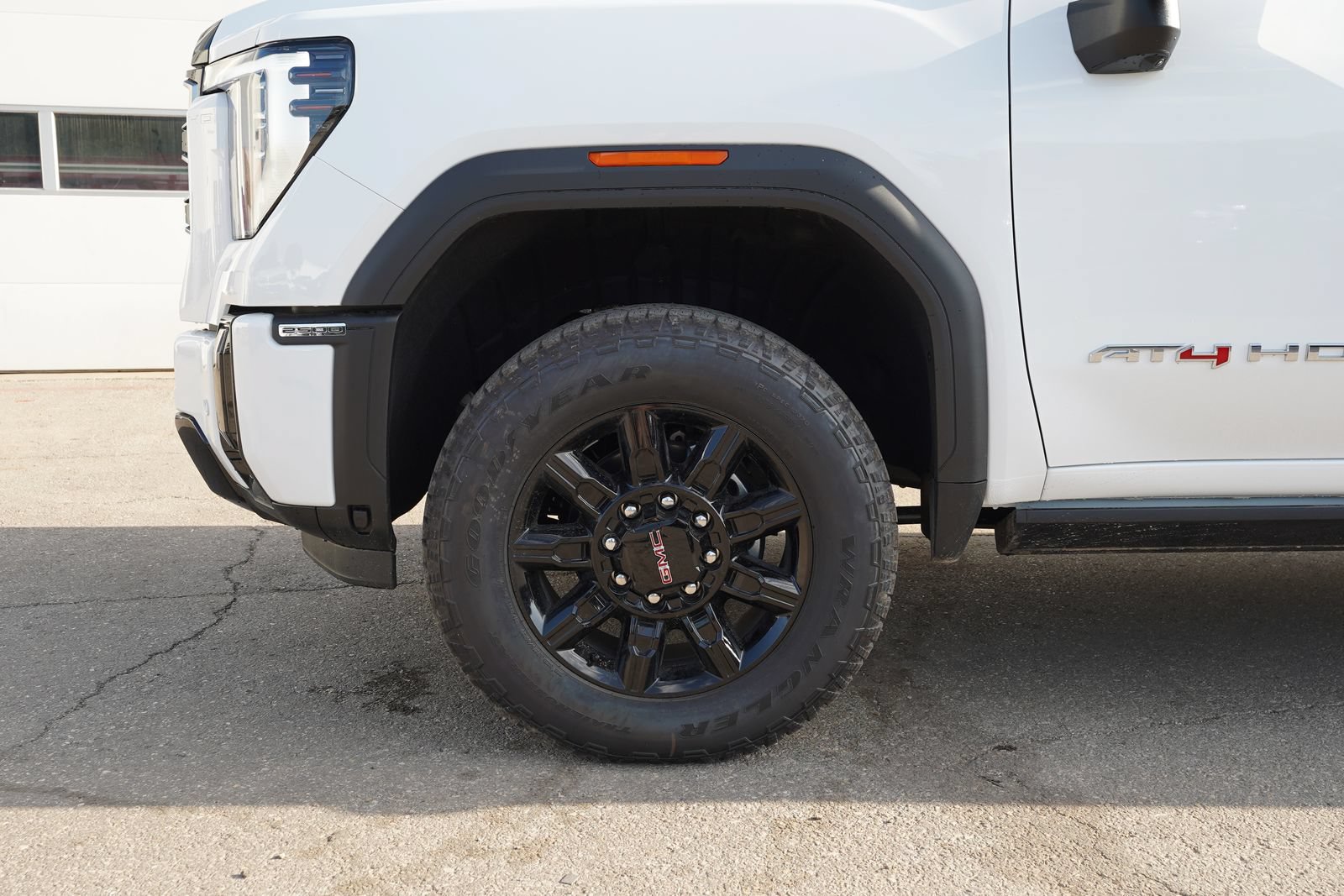 New 2026 GMC Sierra 2500 AT4 w/ AT4 Premium Plus Package AWD/4WD image 28