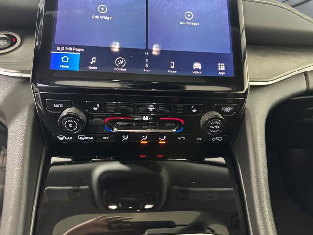 Used 2023 Jeep Grand Cherokee 4WD 4xe image 23