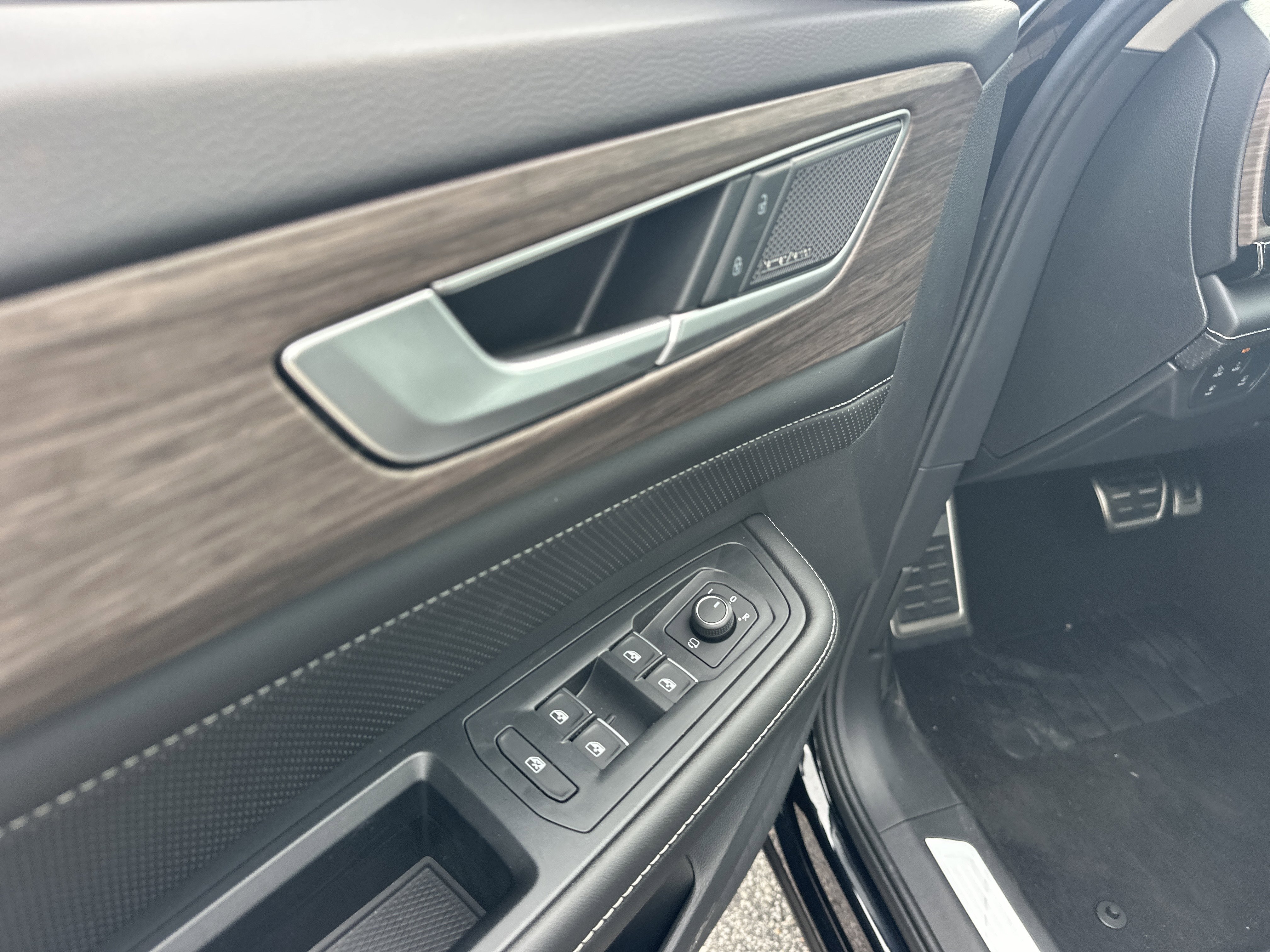 New 2026 Volkswagen Atlas SEL Premium R-Line image 16