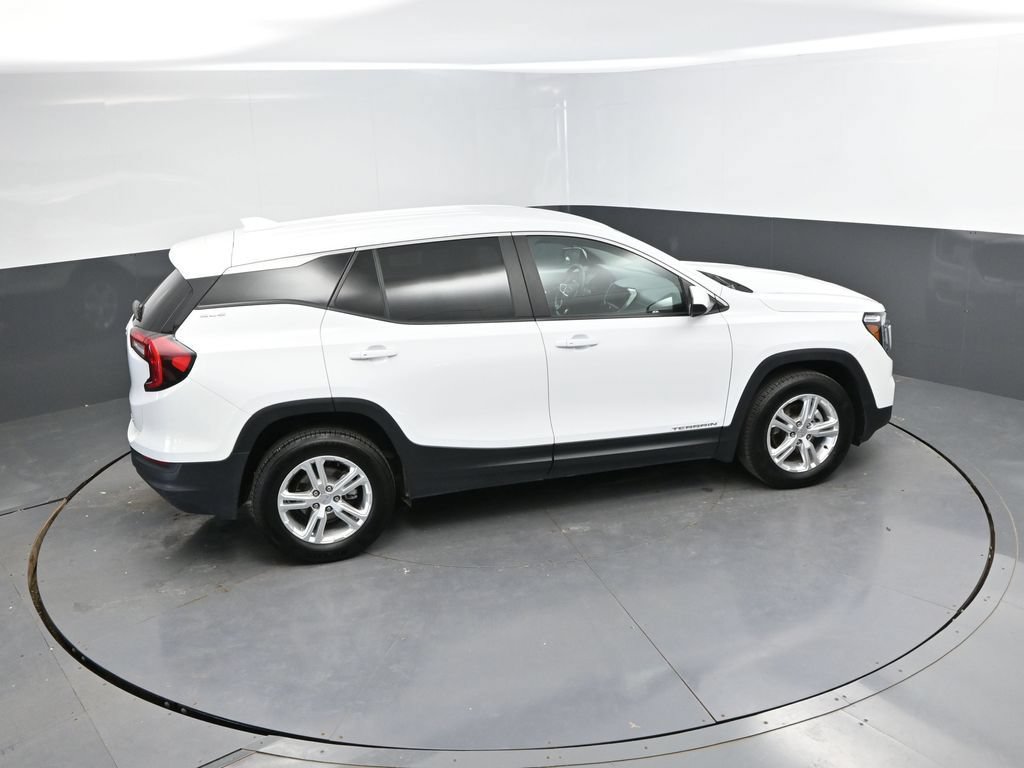 Used 2024 GMC Terrain SLE AWD/4WD image 31