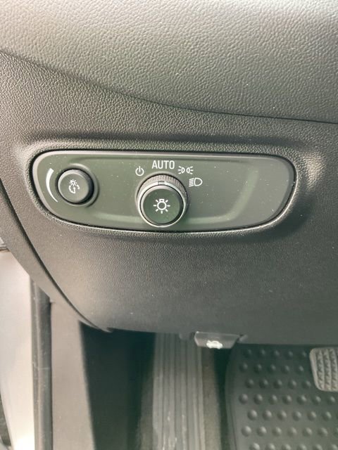 Used 2018 Chevrolet Equinox LT image 25