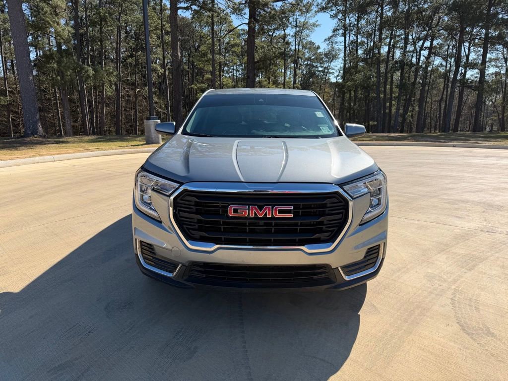 Used 2023 GMC Terrain SLE w/ LPO, Floor Liner Package image 8