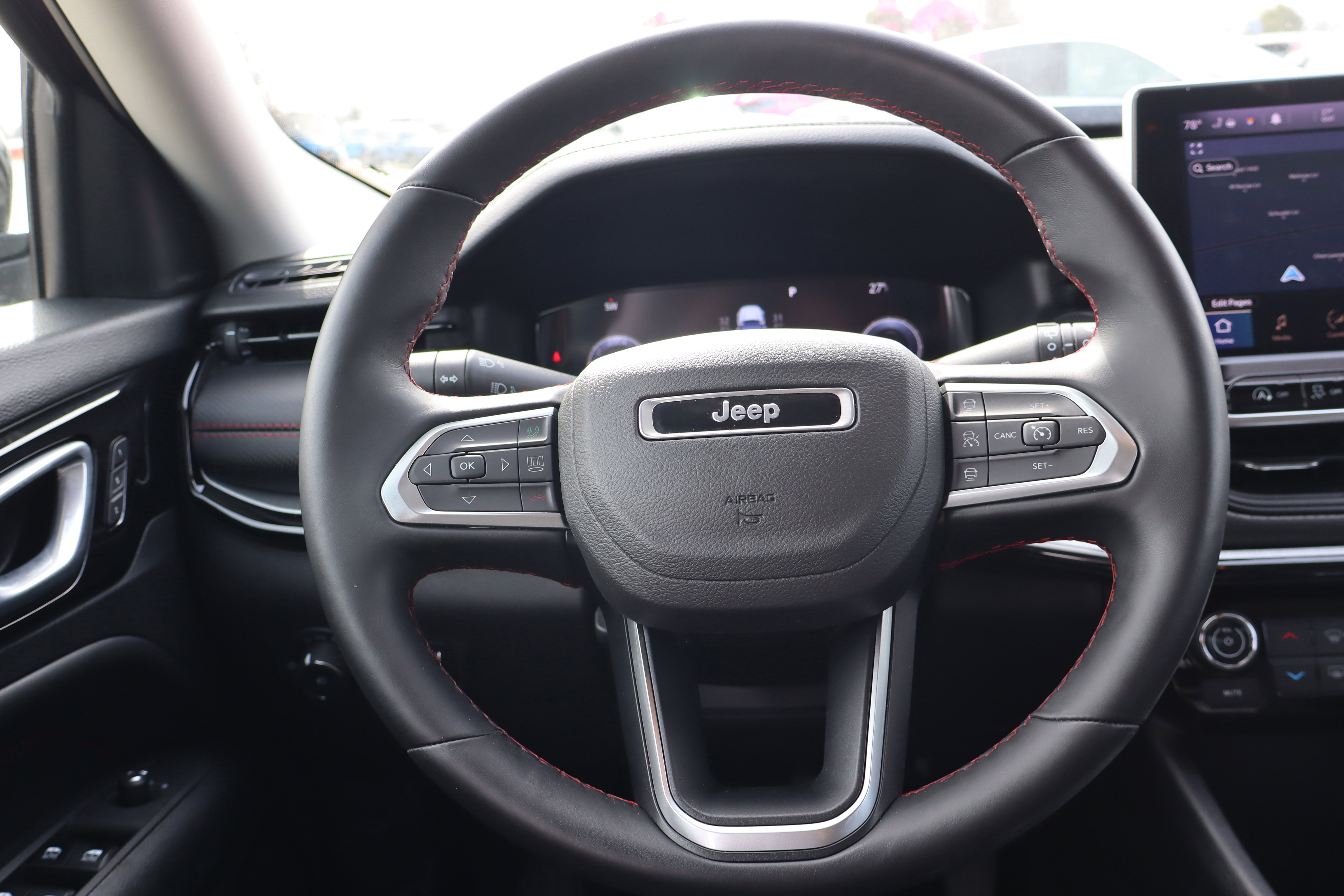 Used 2022 Jeep Compass Trailhawk w/ Trailhawk Elite Group image 15