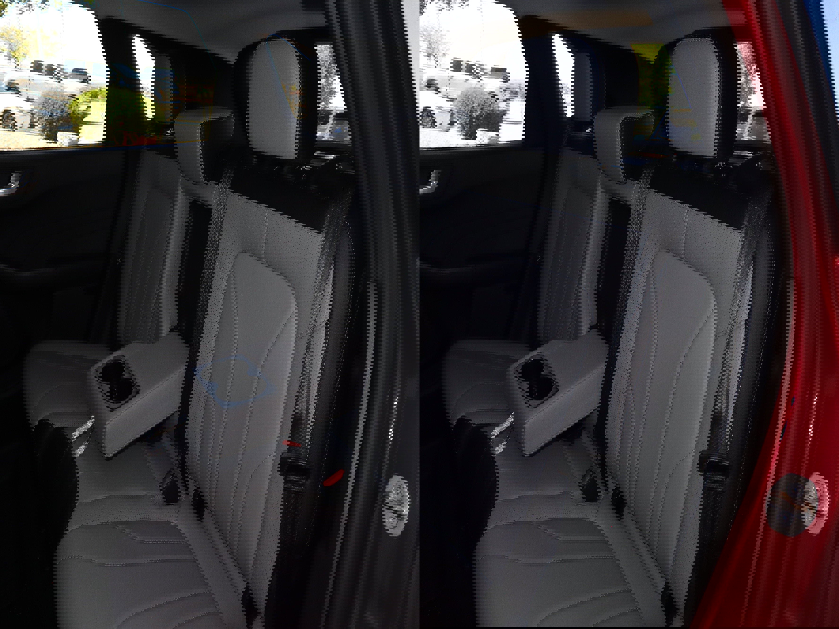 New 2025 Ford Escape SE w/ PHEV Premium Package image 36