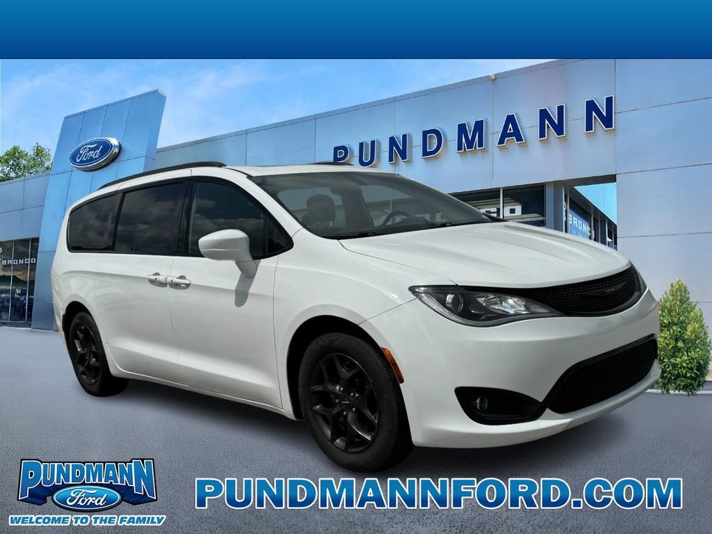 Used 2018 Chrysler Pacifica Touring-L Plus FWD video 1