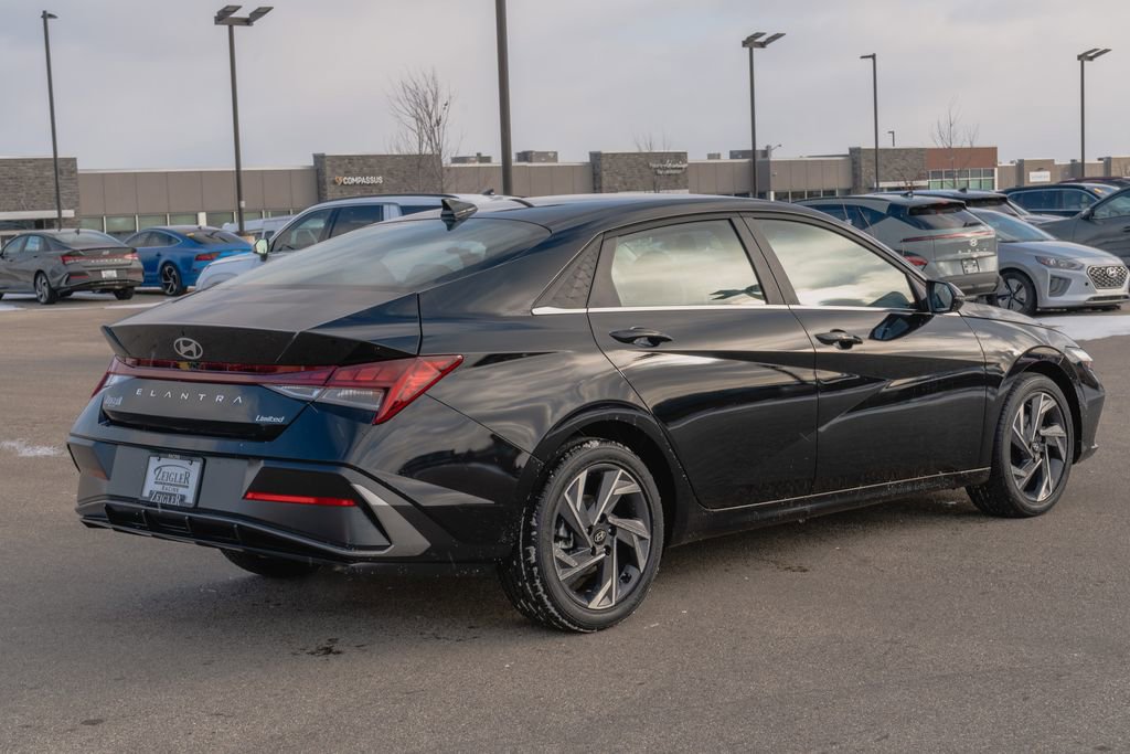 Certified 2025 Hyundai Elantra Limited image 7