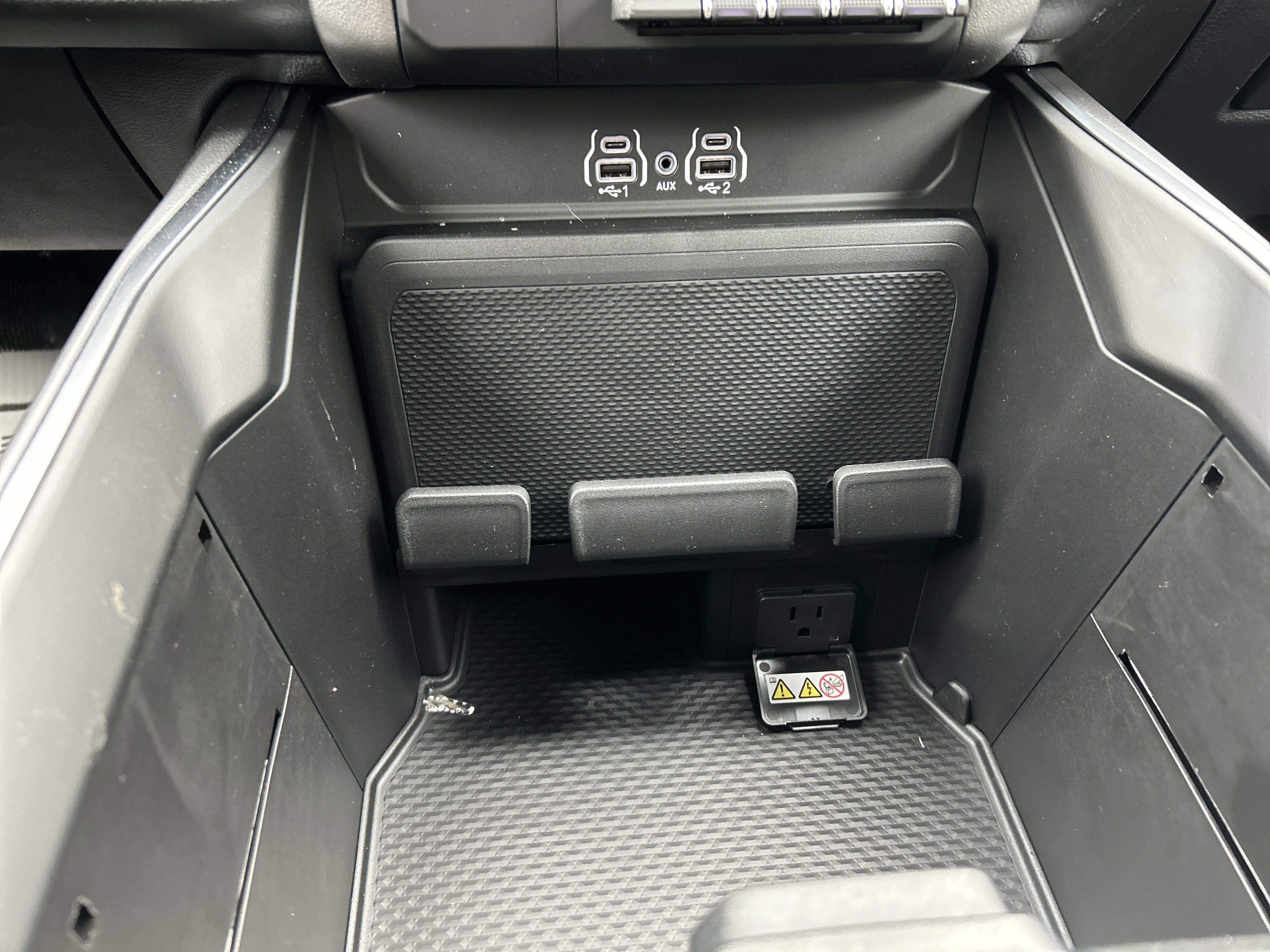 New 2026 RAM 1500 4x4 Crew Cab image 23