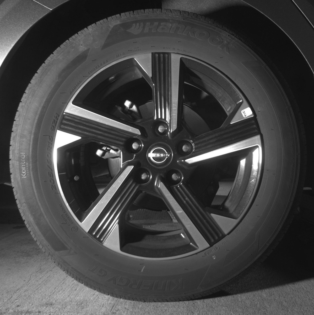Used 2025 Nissan Sentra SV FWD image 15