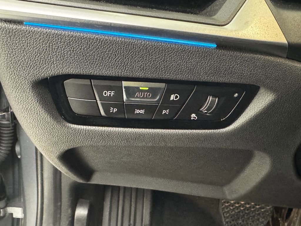 Used 2023 BMW 330i Sedan w/ Driving Assistance Package image 24