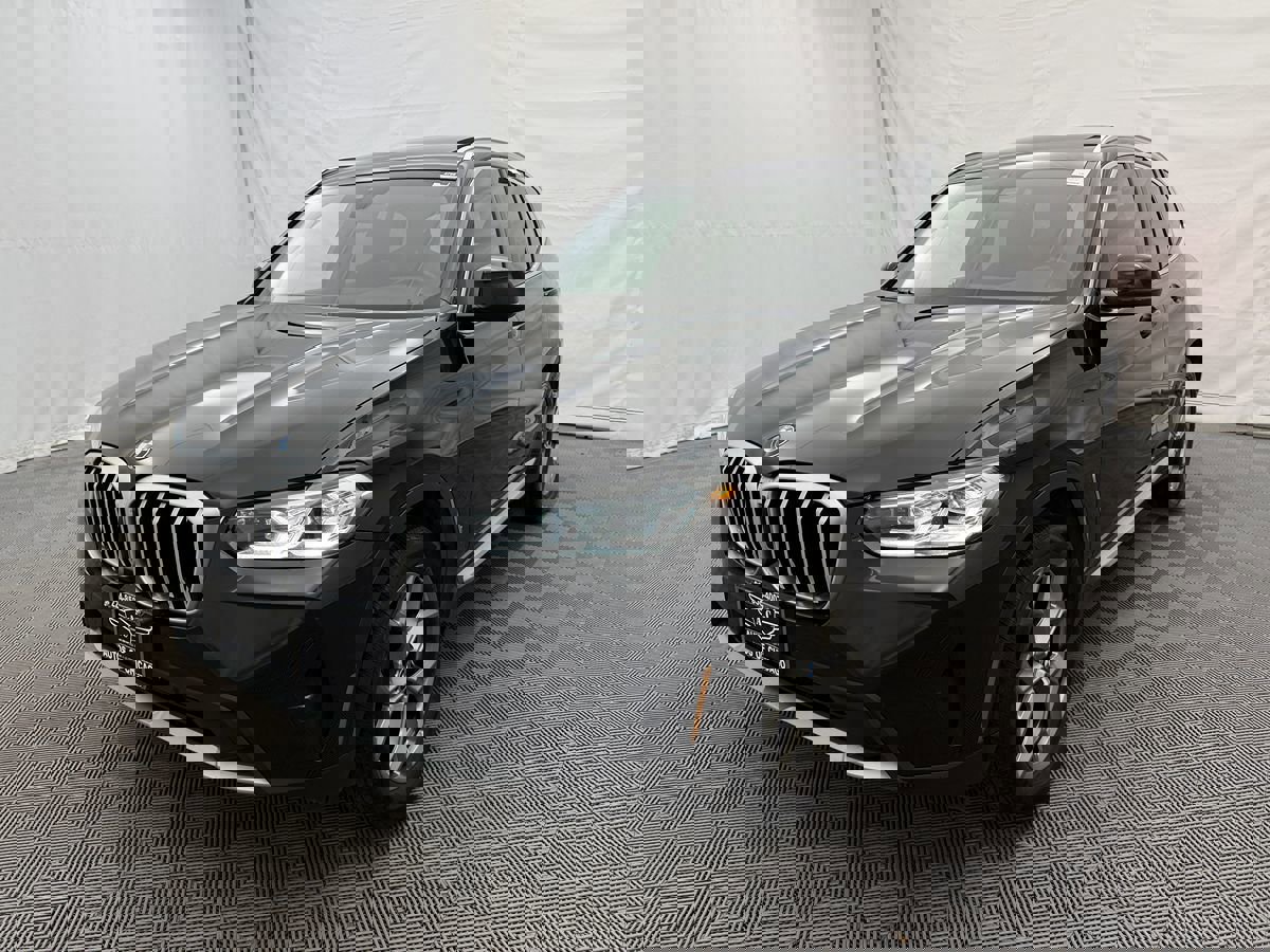 Used 2024 BMW X3 xDrive30i image 2