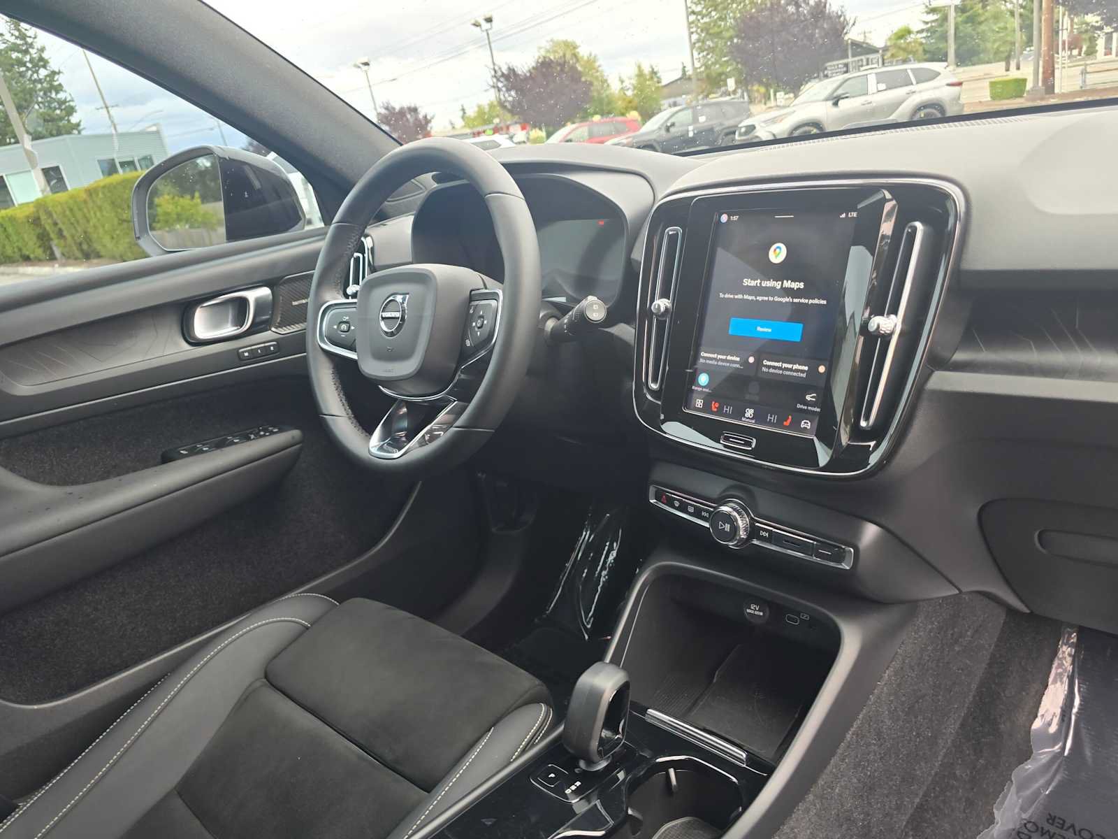 Used 2023 Volvo XC40 Recharge Ultimate AWD/4WD image 10