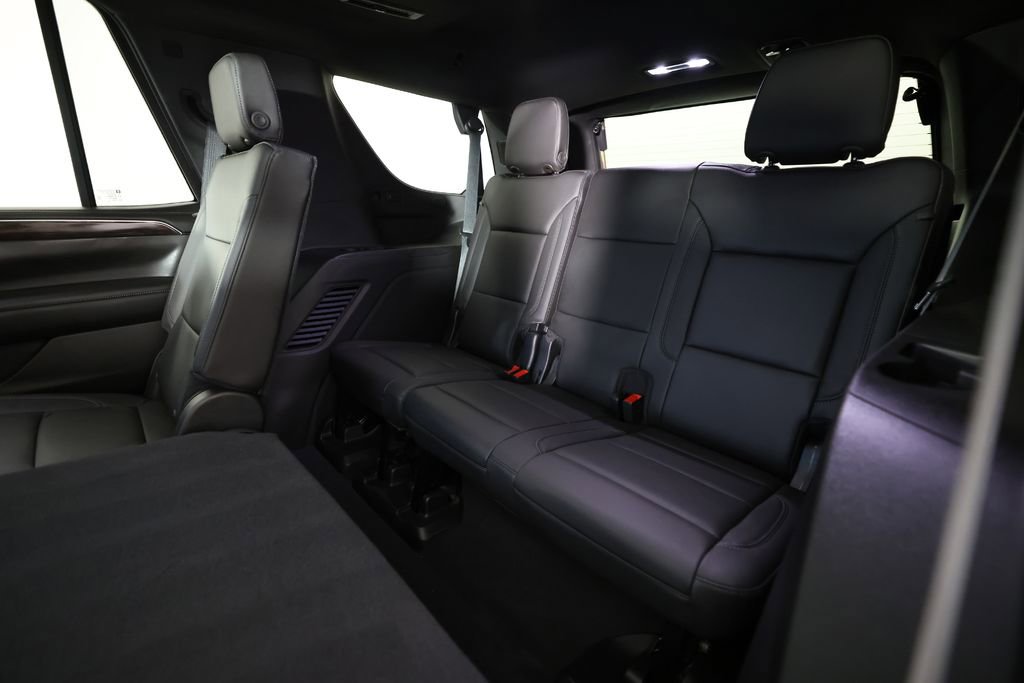 Used 2021 Chevrolet Tahoe LT w/ LT Signature Package RWD image 17