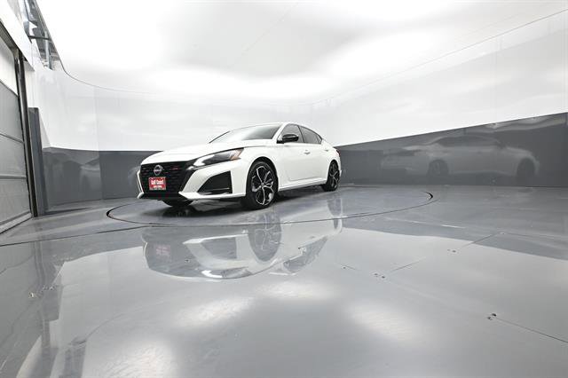 Used 2025 Nissan Altima 2.5 SR image 28