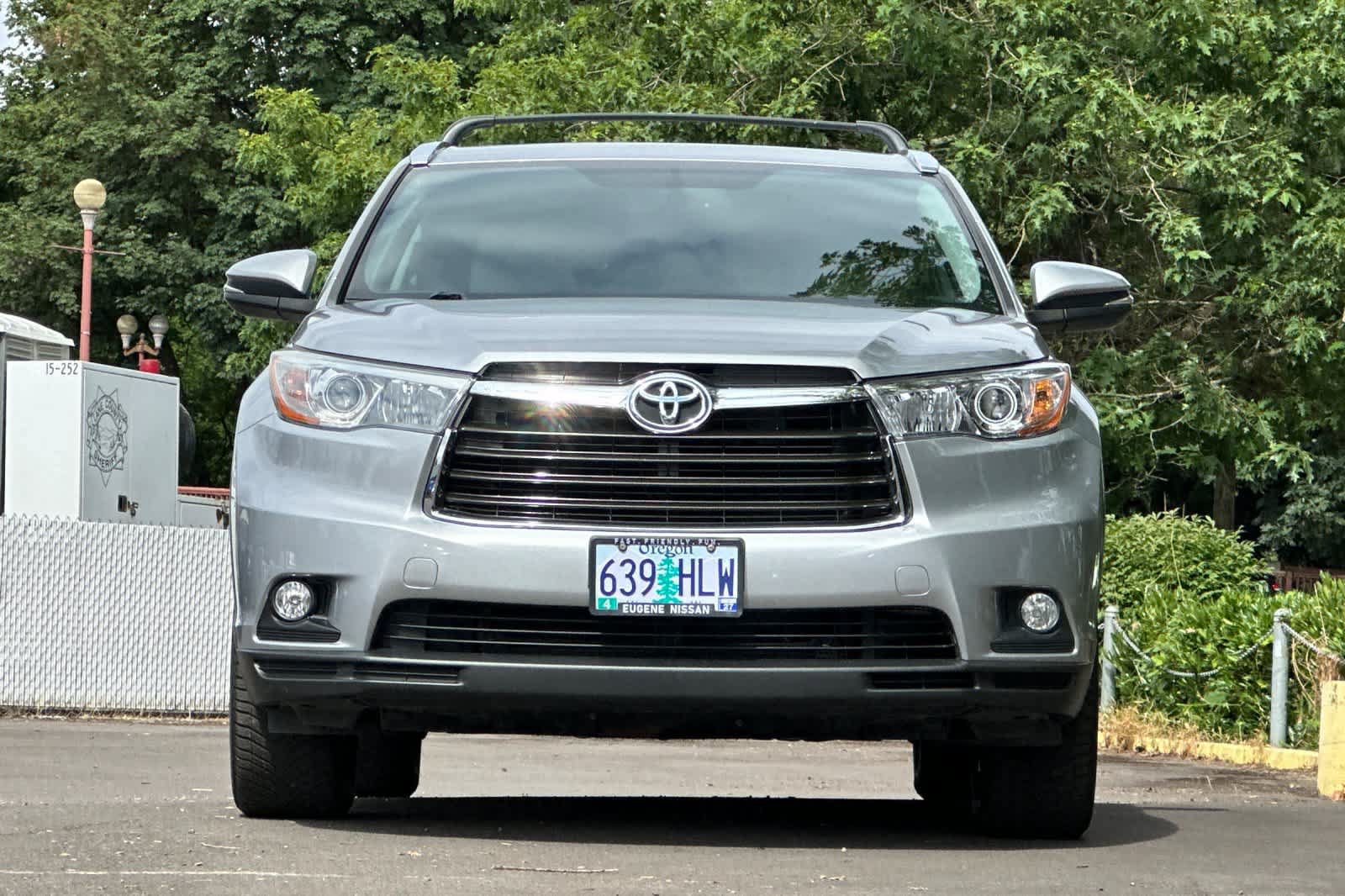 Used 2015 Toyota Highlander XLE AWD/4WD image 10