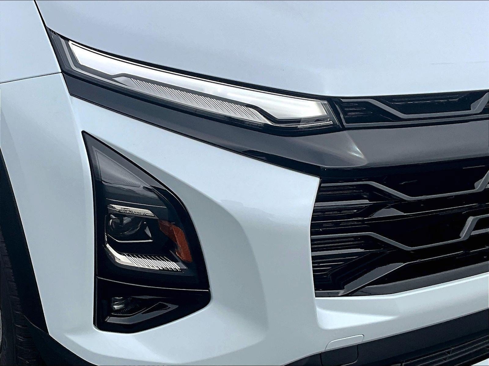 New 2027 Chevrolet Equinox RS w/ Safety and Technology Package FWD image 8
