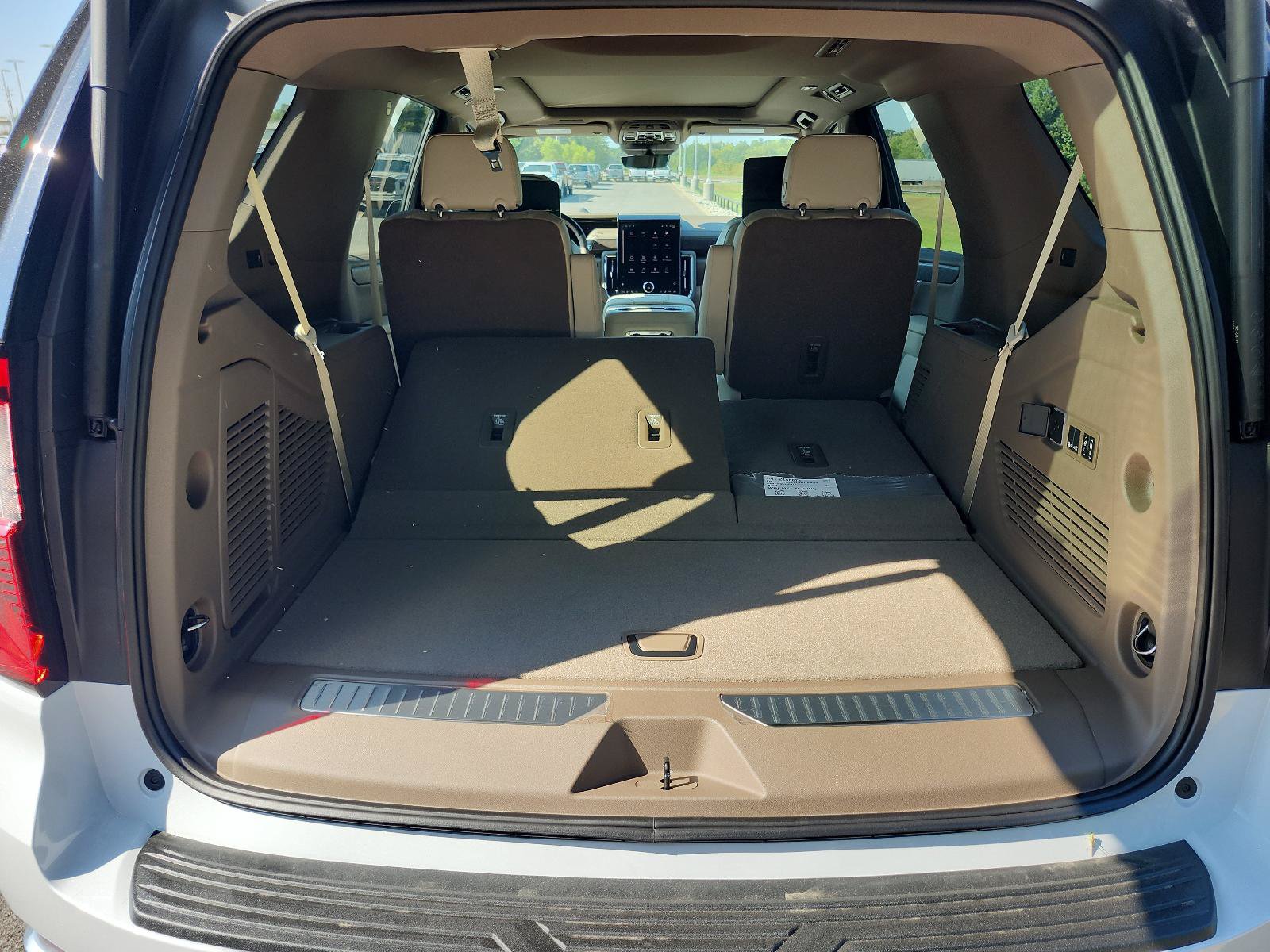 New 2027 GMC Yukon Denali w/ Denali Reserve Package AWD/4WD image 8
