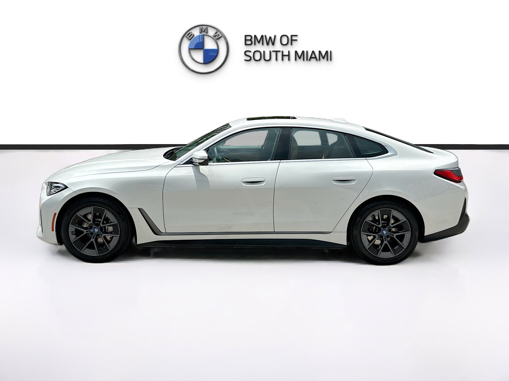 Used 2023 BMW i4 eDrive35 RWD image 4