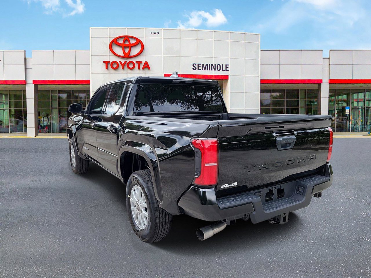 Used 2026 Toyota Tacoma SR5 AWD/4WD image 4