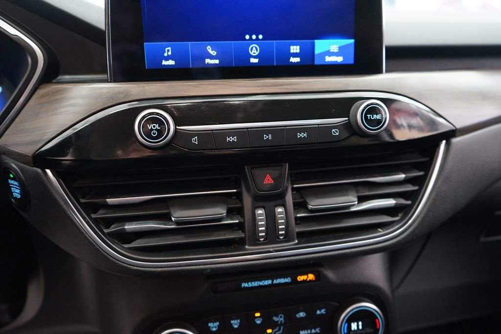 Used 2020 Ford Escape Titanium image 39