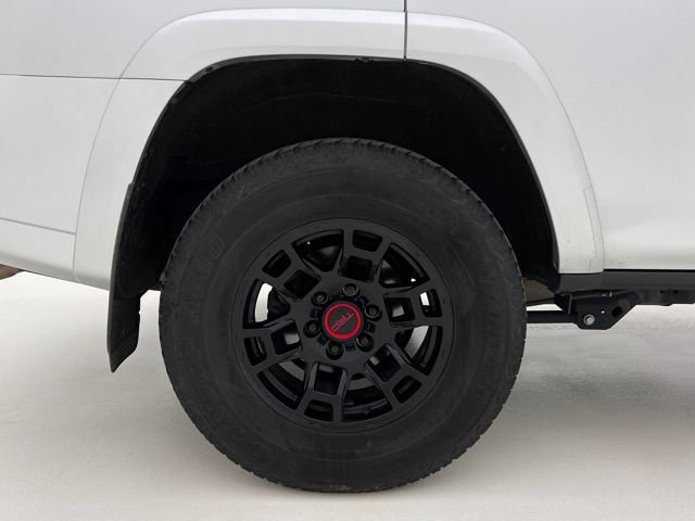 Used 2022 Toyota 4Runner SR5 Premium w/ TRD Black Wheel Package (TMS) AWD/4WD image 31